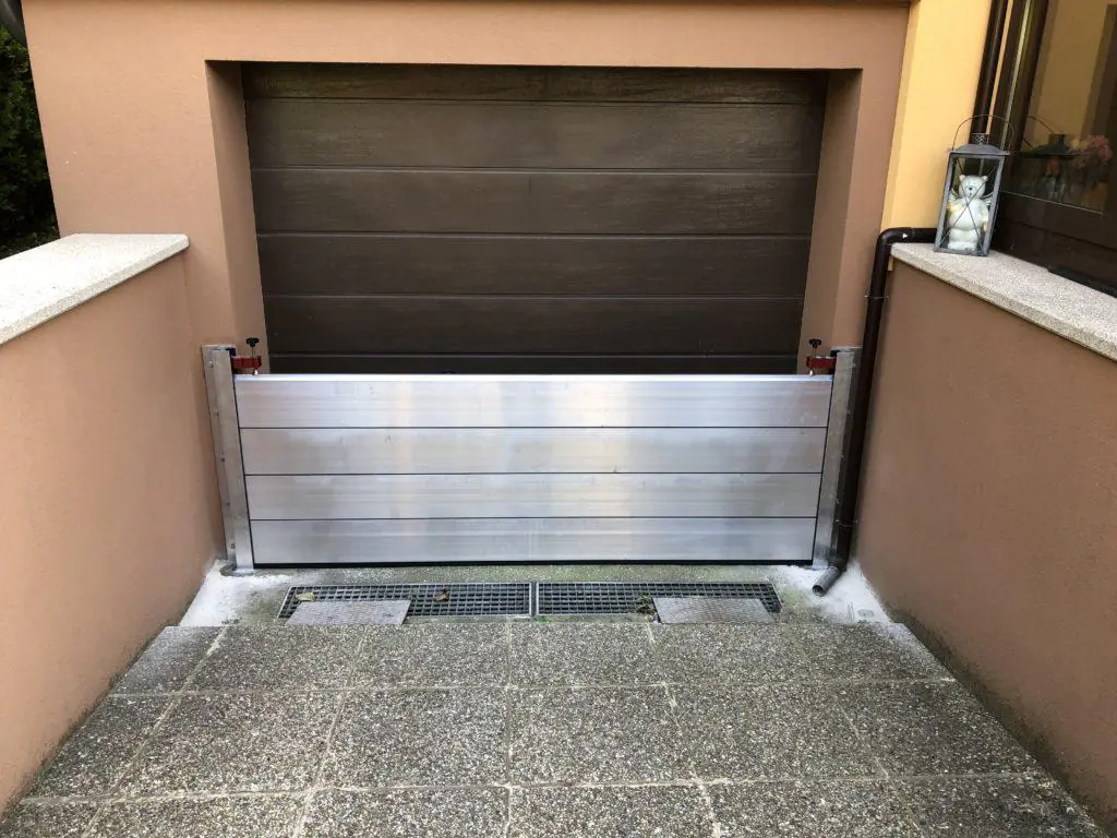 Temporary flood defense barriers installed by Flood Safe Solution in St. Petersburg, near me